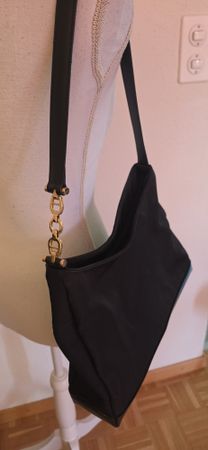 Schultertasche Aigner schwarz mit Golddetail 