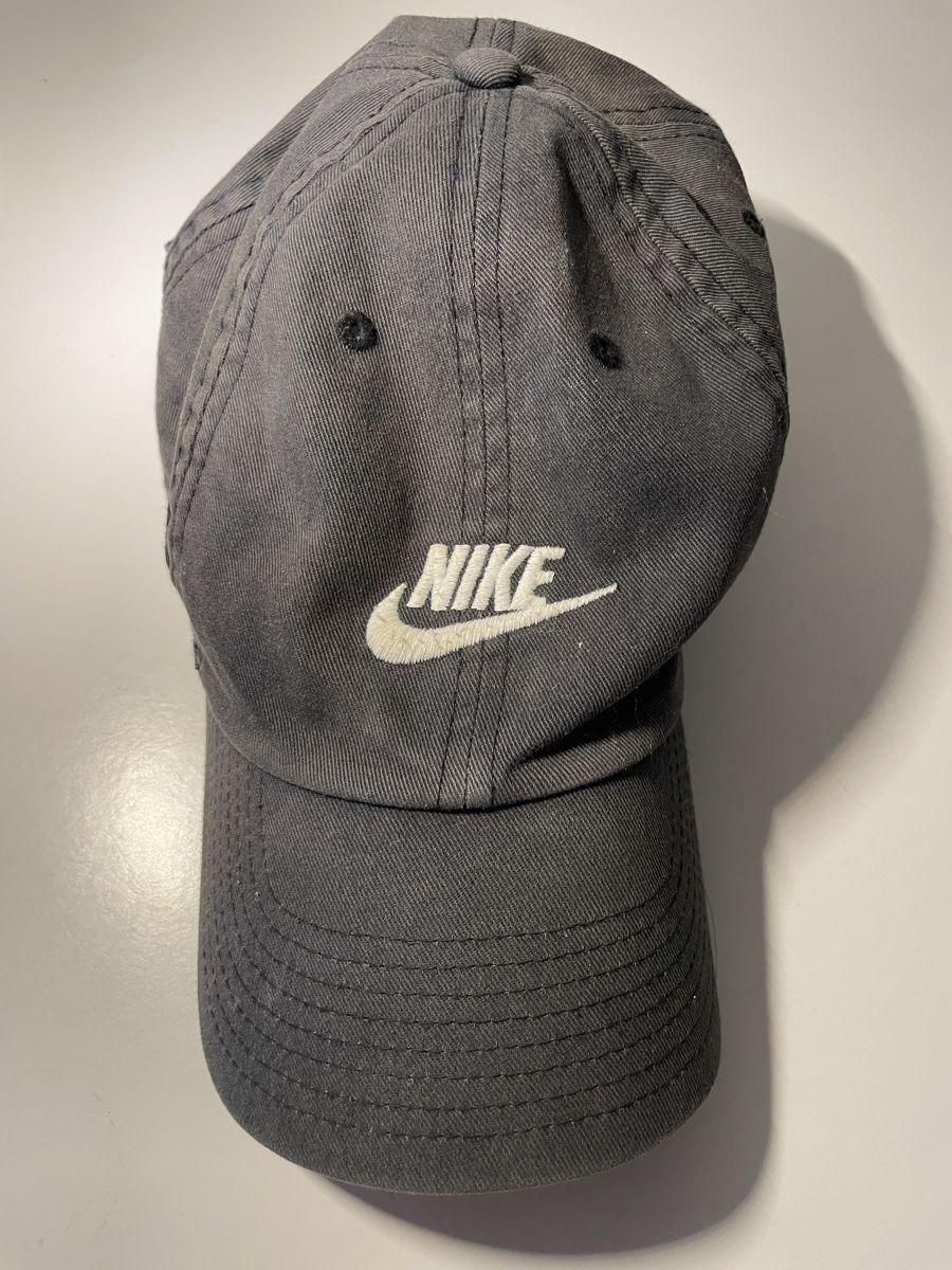 Altro in  Abbigliamento & Accessori: Nike Cap – Nuovo (secondo la descrizione) da Jona venduto da liv_kjr6