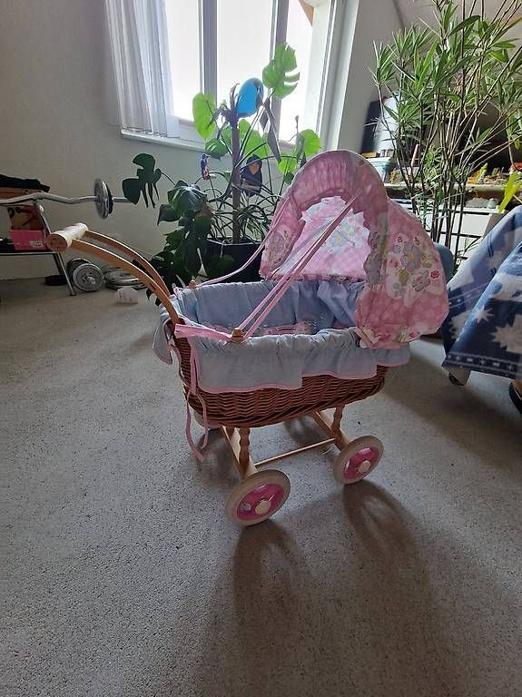 Carrozzine per bambole: Geflochtener Puppenwagen – Usato da Würenlingen venduto da Nicole3671 2