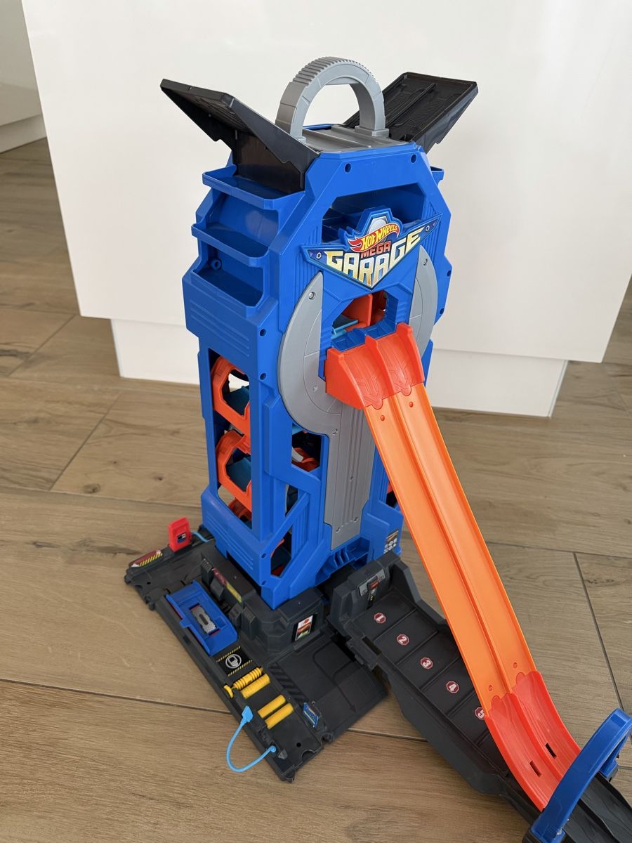 Hot Wheels Spielzeuge: Hot Wheels HWS City Power Garage – Gebraucht aus Uznach von Player6 1