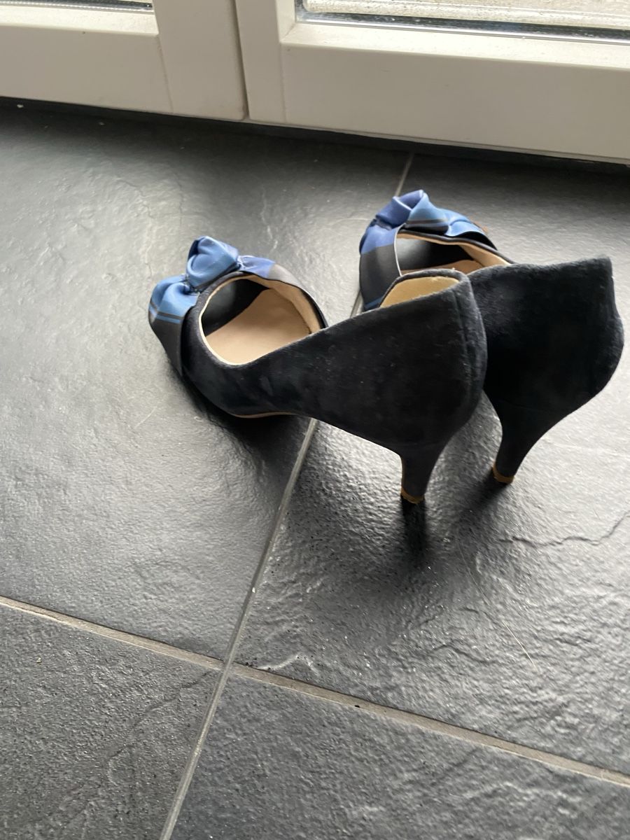 Tamaris Scarpe da donna: Suede open toe pumps – Nuovo (secondo la descrizione) da Zug venduto da kse_w9mn 4