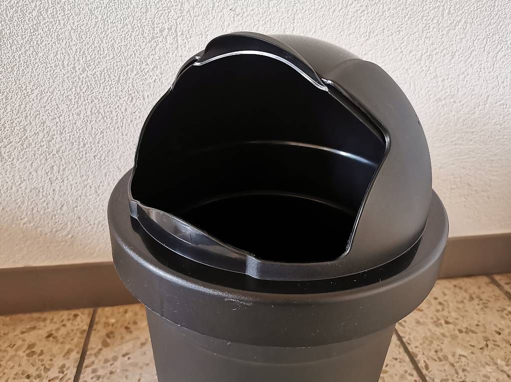 Rotho Cestini per rifiuti: Abfalleimer 10l Rotho ROLL BOB – Usato da Zuzwil SG venduto da _dani92_ 1