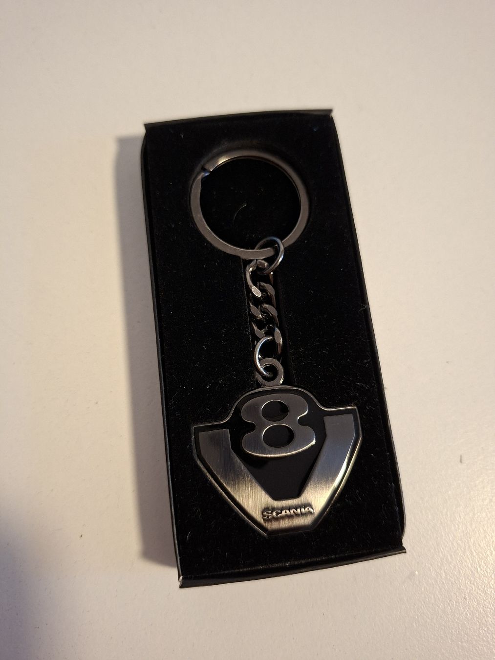 Schlüsselanhänger & - bänder: Scania V8 Schlüsselanhänger – Neu und originalverpackt aus Chur von bananaaa