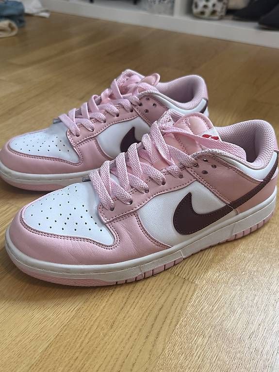 Nike Scarpe da donna: Nike Dunk Low Pink Foam Red White – Usato da St. Gallen venduto da lpe_y99z 1