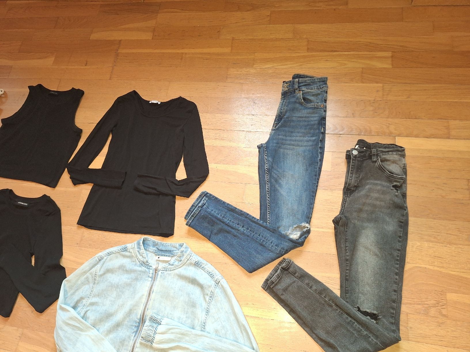 Lots de vêtements: Kleiderpaket Damen – Neuf (Voir description) à Tamins par VW99 6