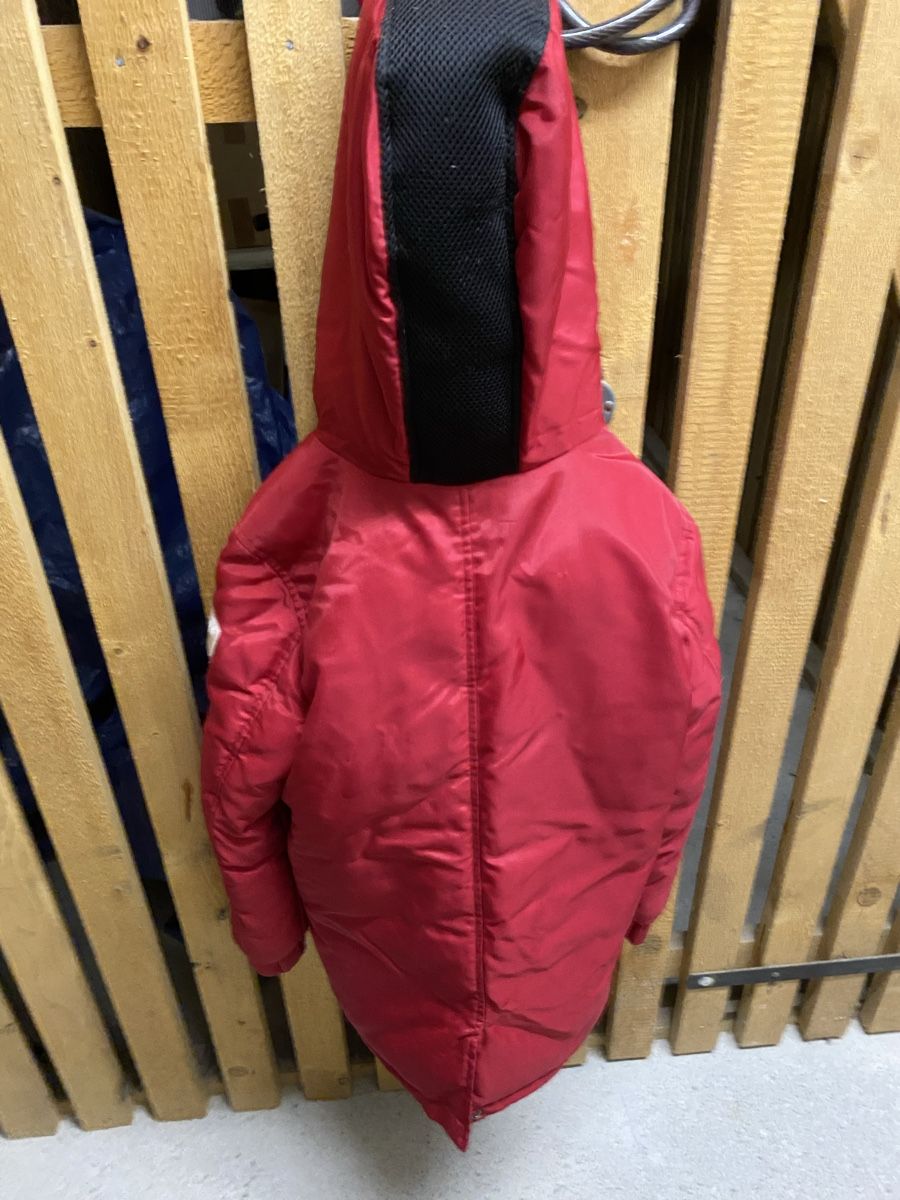 Guess Giacche: Veste rouge guess – Usato da Onex venduto da dramirezch 5