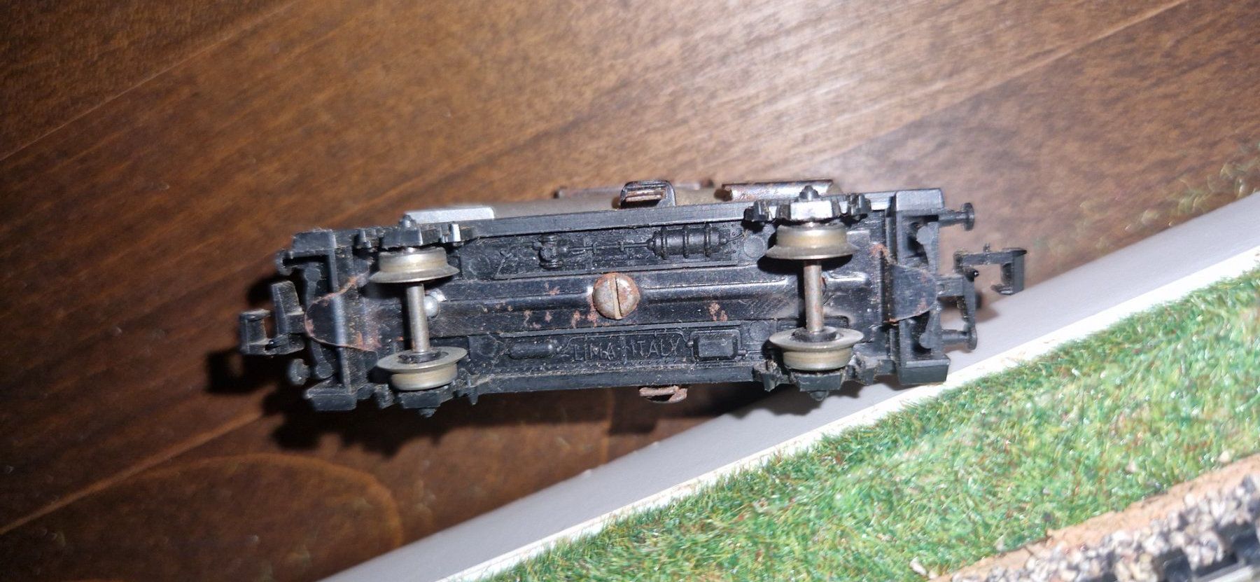 Lima Modellini di ferrovie: Lima Spur N Tankwagen "Esso" antik – Usato da Unterengstringen venduto da b.kaiser81 3