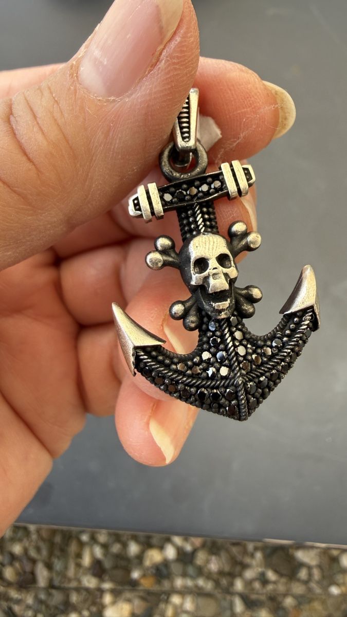Ciondoli: Silberanhänger als Anker, Totenkopf, mit Zirkonia – Nuovo e nell'imballaggio originale da Ebikon venduto da elischka 1