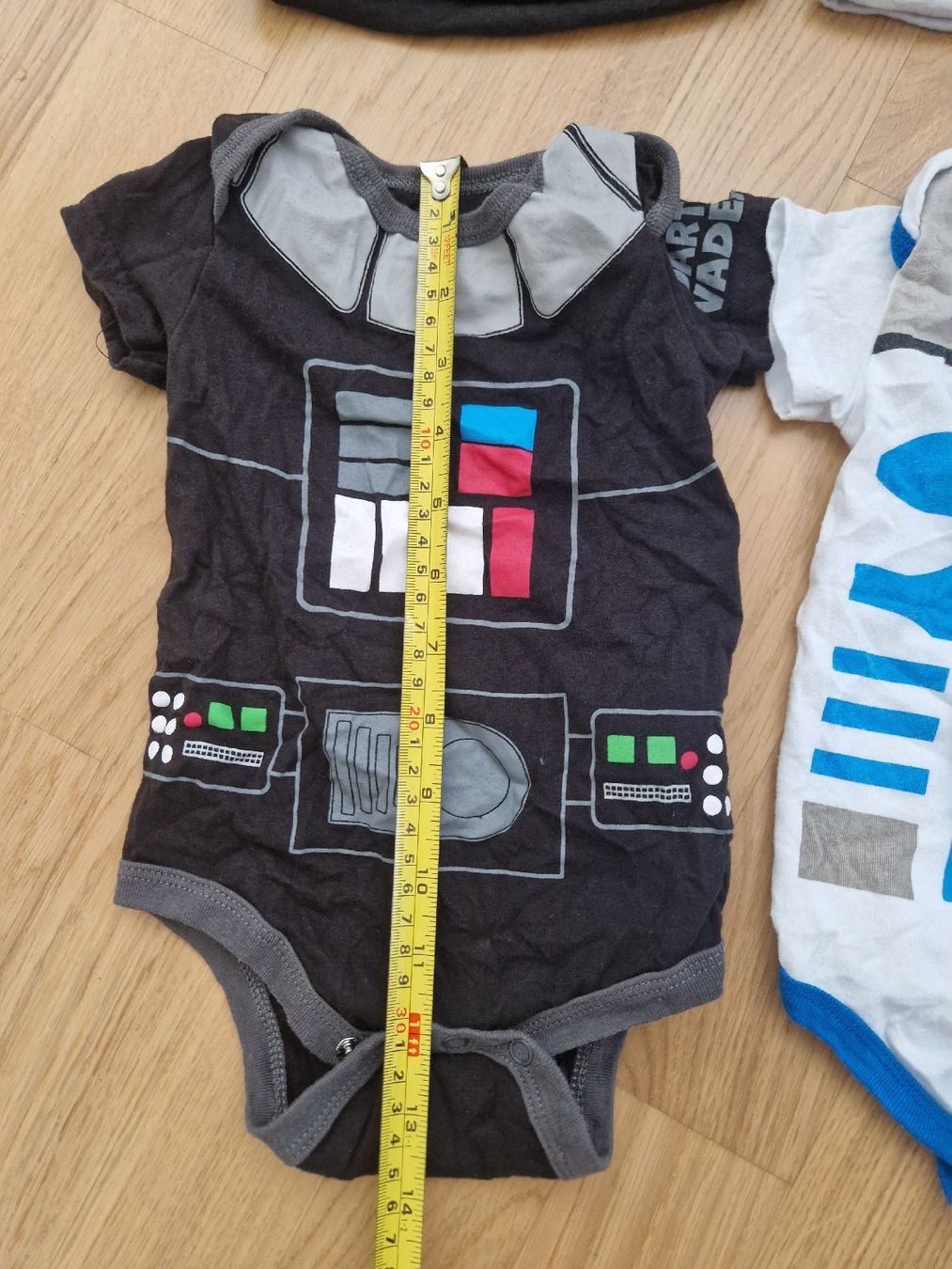 Kleiderpakete & -sets: Darth Vader und R2D2 Bodys – Gebraucht aus Basel von Alekto 2
