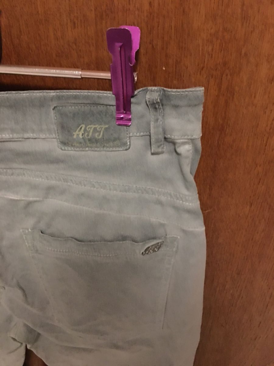 Pantaloni: Pantaloni da donna quasi nuovi – Usato da Schwyz venduto da Francesca54 4