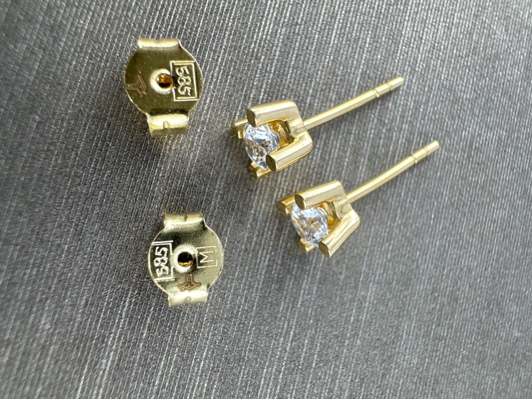 Ohrringe & -stecker: Ohrstecker 585 Gold – Gebraucht aus Niederuzwil von leo_8857 1