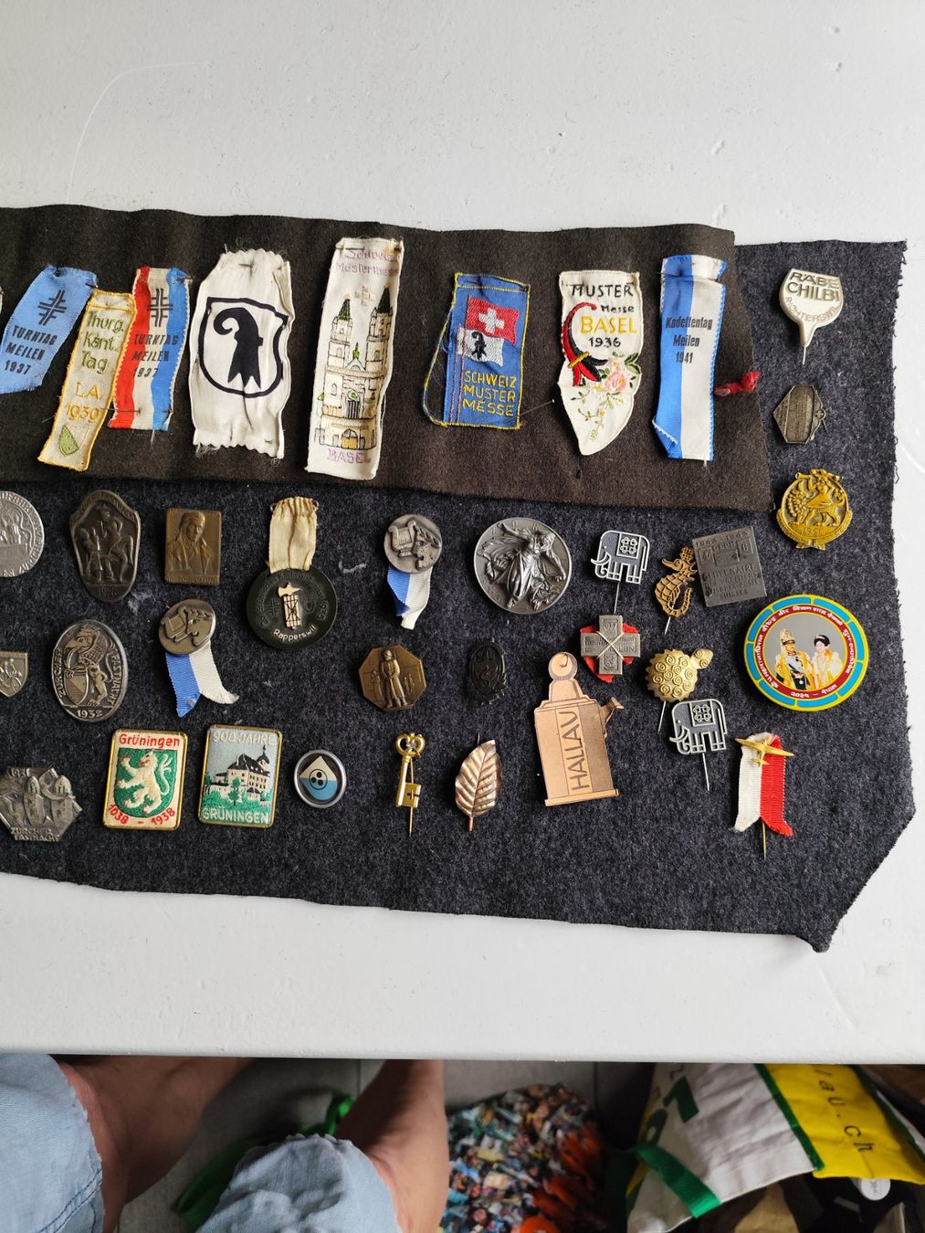Placchette & Badge: Konvolut Pins Anstecker Abzeichen – Usato da Uerikon venduto da guggif 2