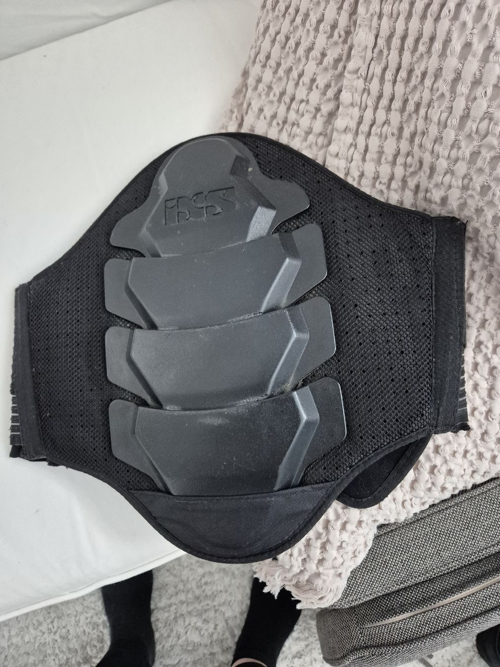 IXS Protezioni & Imbottiture: IXS Rückenprotektor schwarz – Usato da Gempen venduto da ren_fw6c