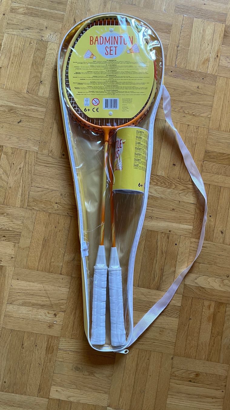 Spiele: Badminton Set mit 2 Federbällen Federball – Neu und originalverpackt aus Glattfelden von cybermaxx