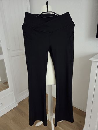 ausgestellte Leggings, Grösse S-M, Schwarz