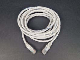 Ethernet Kabel von CABLETECH, Cat 5 UTP 4 Meter Weiss