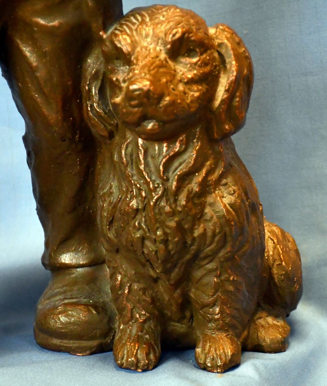 Statuette: Figur Junge mit Hund von Gerrt Kunen – Usato da Rotkreuz venduto da salsanera 1