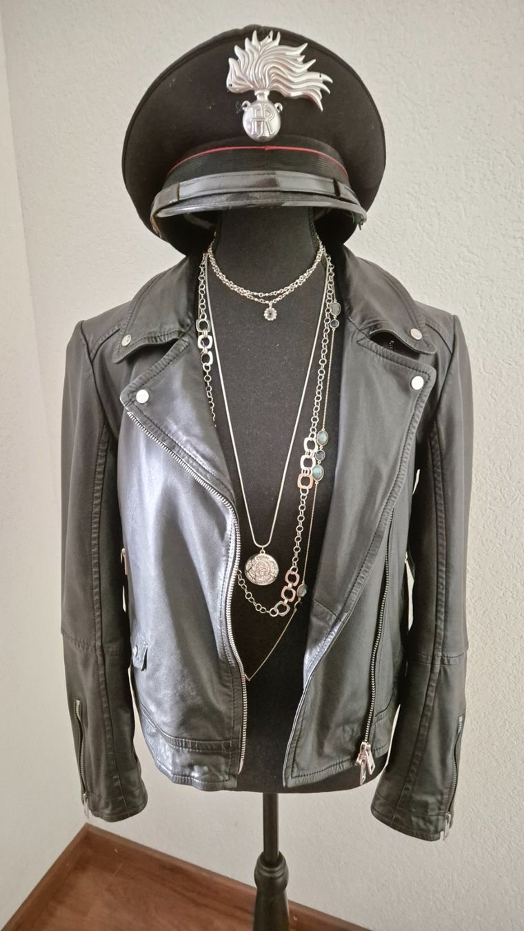 Marc Cain Giacche: Marc Cain Lederjacke, Gr. 36, Top Zustand – Nuovo (secondo la descrizione) da Bubikon venduto da Linda-G
