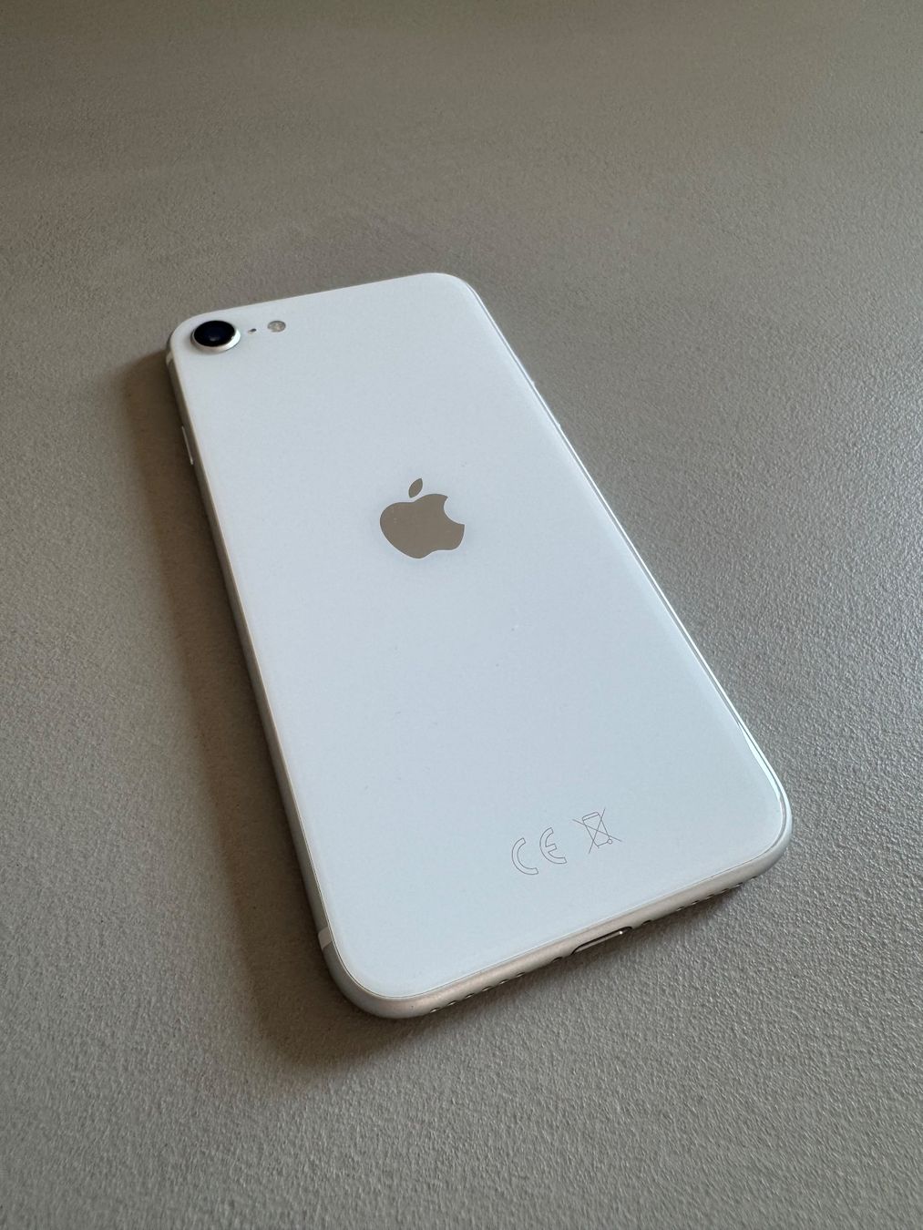 Apple Handys / Smartphones: iPhone SE | weiss | 128GB – Gebraucht aus Zürich von iampascalp 1