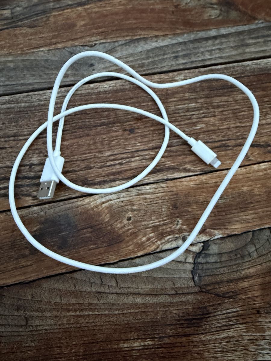 Apple Cavi: Ladekabel USB zu Lightning Weiss gebraucht – Usato da Horgen venduto da adrigas 1