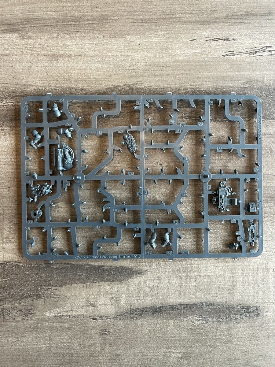 Giochi: Warhammer 40k/Horus Heresy Gussrahmen/Bits Set 12 – Usato da Läufelfingen venduto da stephiesheena 4