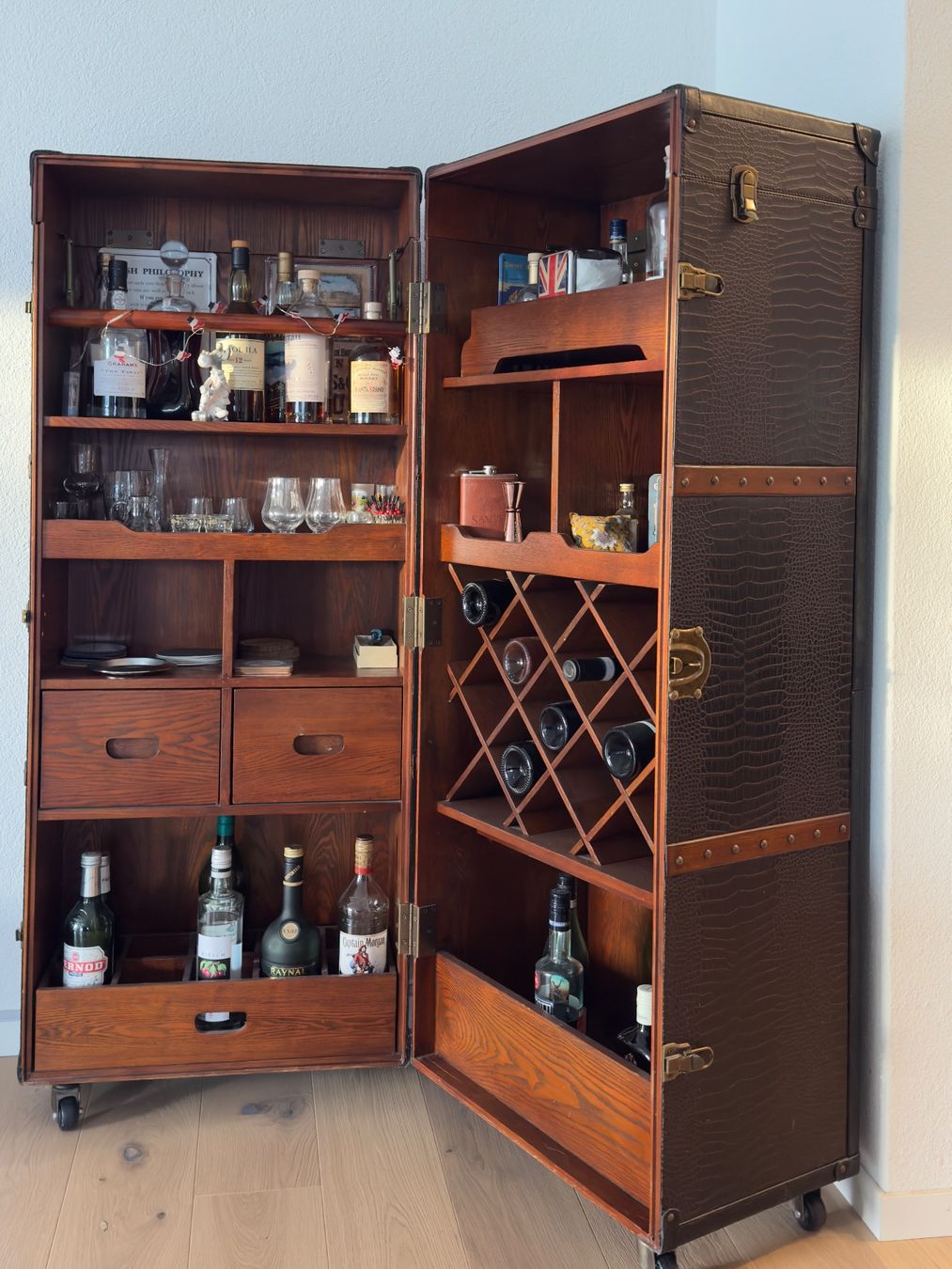 Kare Armadi: Kare Design Schrankkoffer Bar Colonial – Usato da Winterthur venduto da Carpediem22