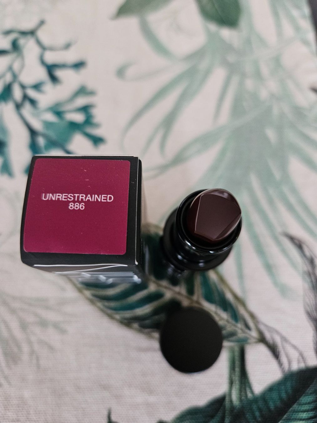 Make-up: Lippenstift Unrestrained NEU! – Nuovo e nell'imballaggio originale da Zürich venduto da SkullLady88
