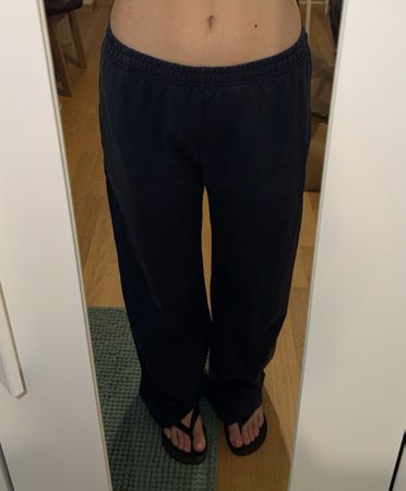 NAVY BRANDY MELVILLE PANTS