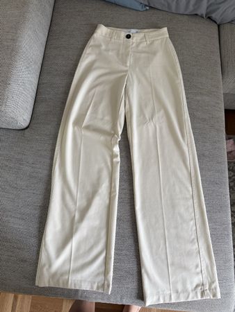 Bershka Wide Leg Hose Beige Gr. 34 / XS – Elegant & Sehr Beq