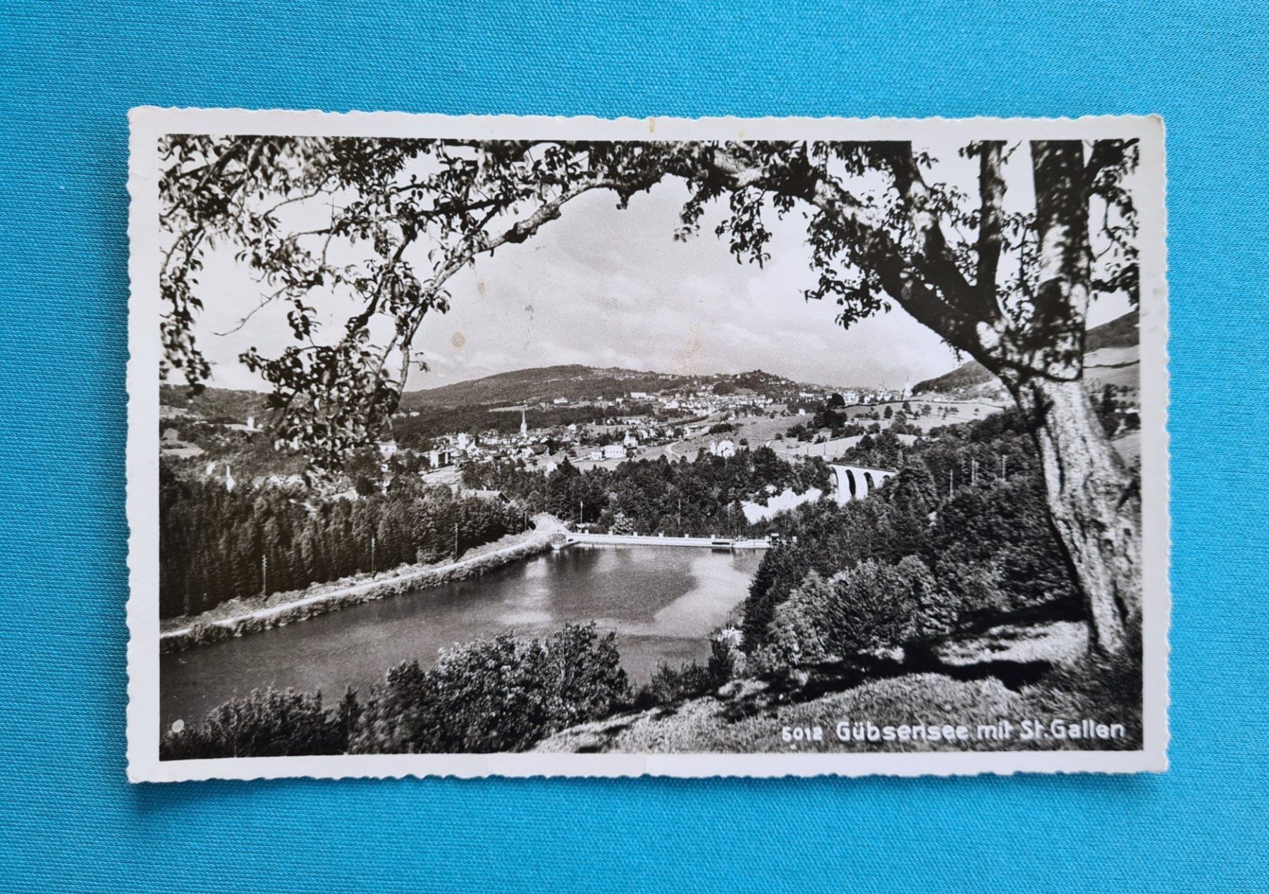Ansichtskarten: Ansichtskarte Gübsensee mit St. Gallen – Gebraucht aus Saland von V-Tour