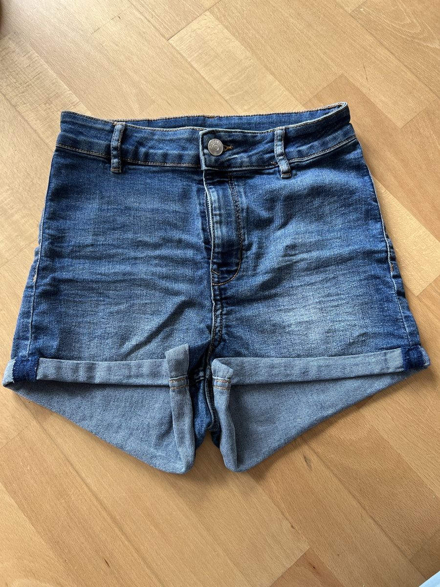 Jeans: Damen Jeans Shorts Gr. 38 – Gebraucht aus Toffen von Vanessa_Germann