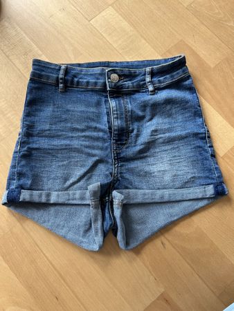 Damen Jeans Shorts Gr. 38