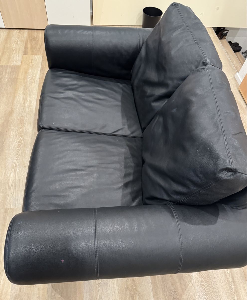Sofas: 2er-Sofa Leder schwaz – D'occasion à Bronschhofen par mamue78 1