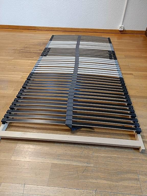 Letti: Bettgestell mit Rost 180 x 200  – Usato da Sta. Maria V. M. venduto da Lexaxs 3