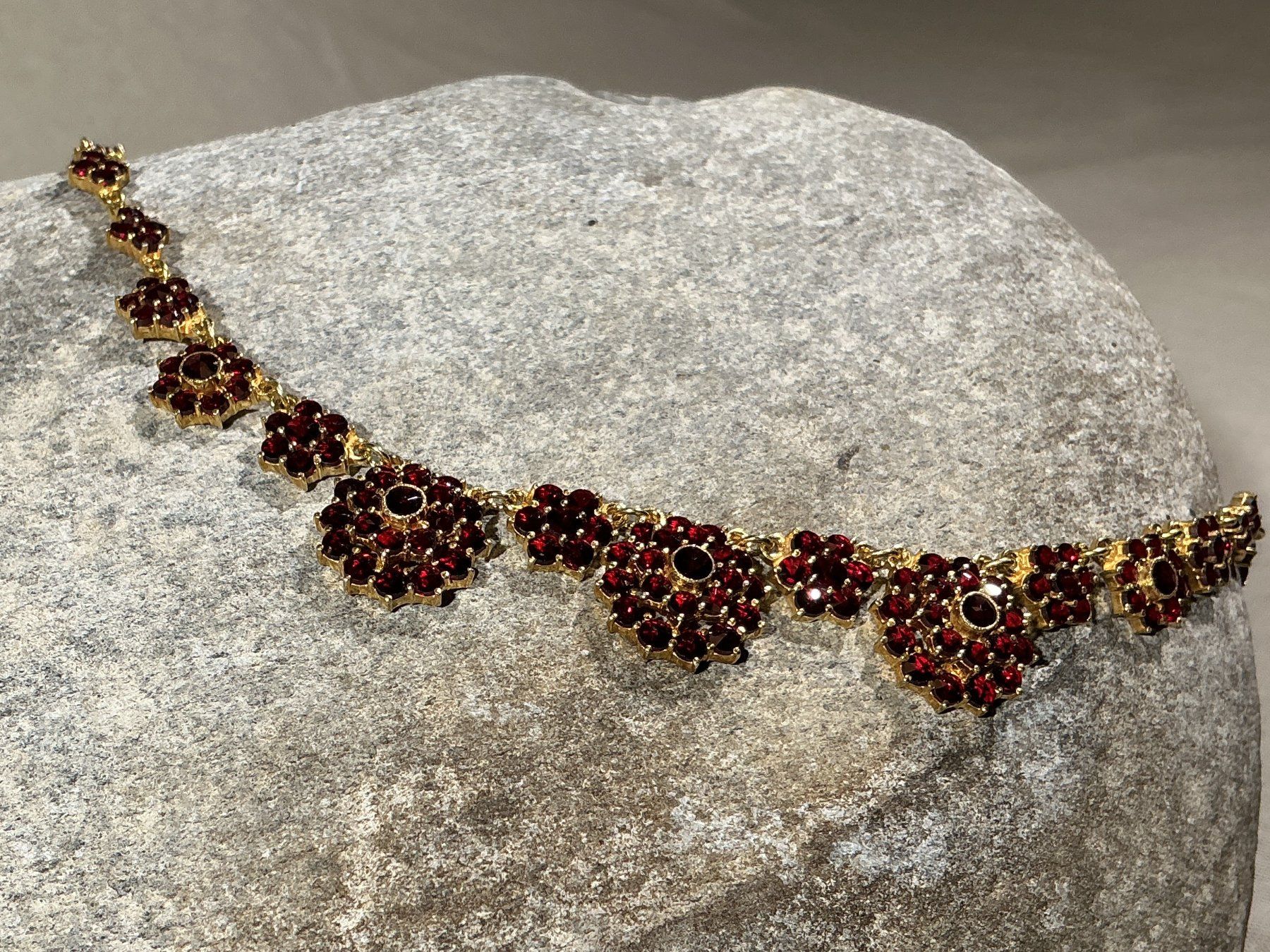 Catenine: BÖHMISCHER GRANATSCHMUCK Halskette – Nuovo (secondo la descrizione) da Richterswil venduto da Restwert_Richterswil 4