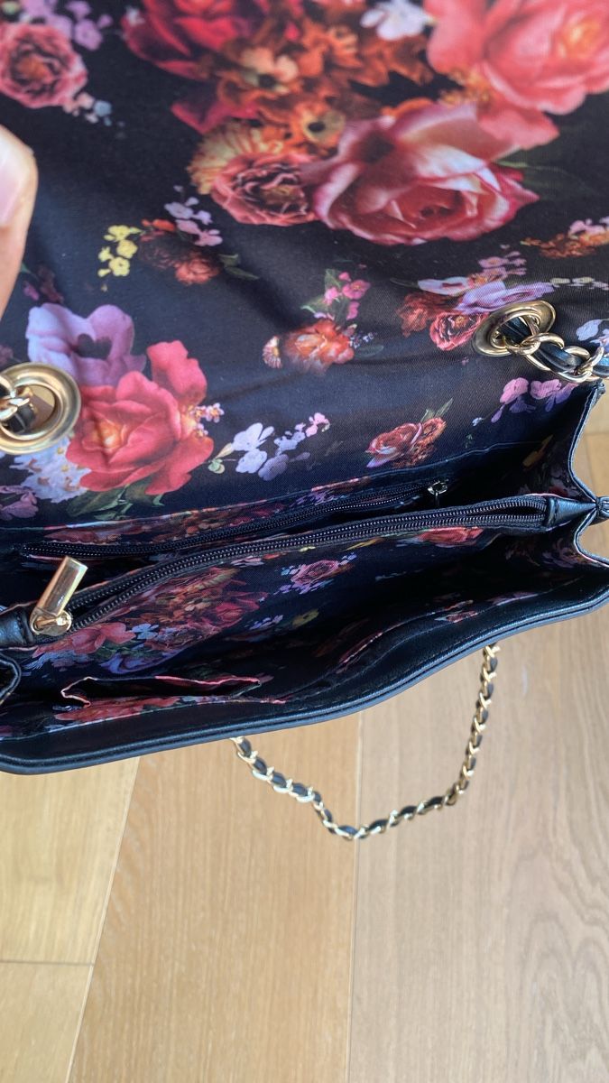 Borse da donna: Handtasche Schwarz mit Goldkette – Nuovo (secondo la descrizione) da Zürich venduto da epe_ggn6 3