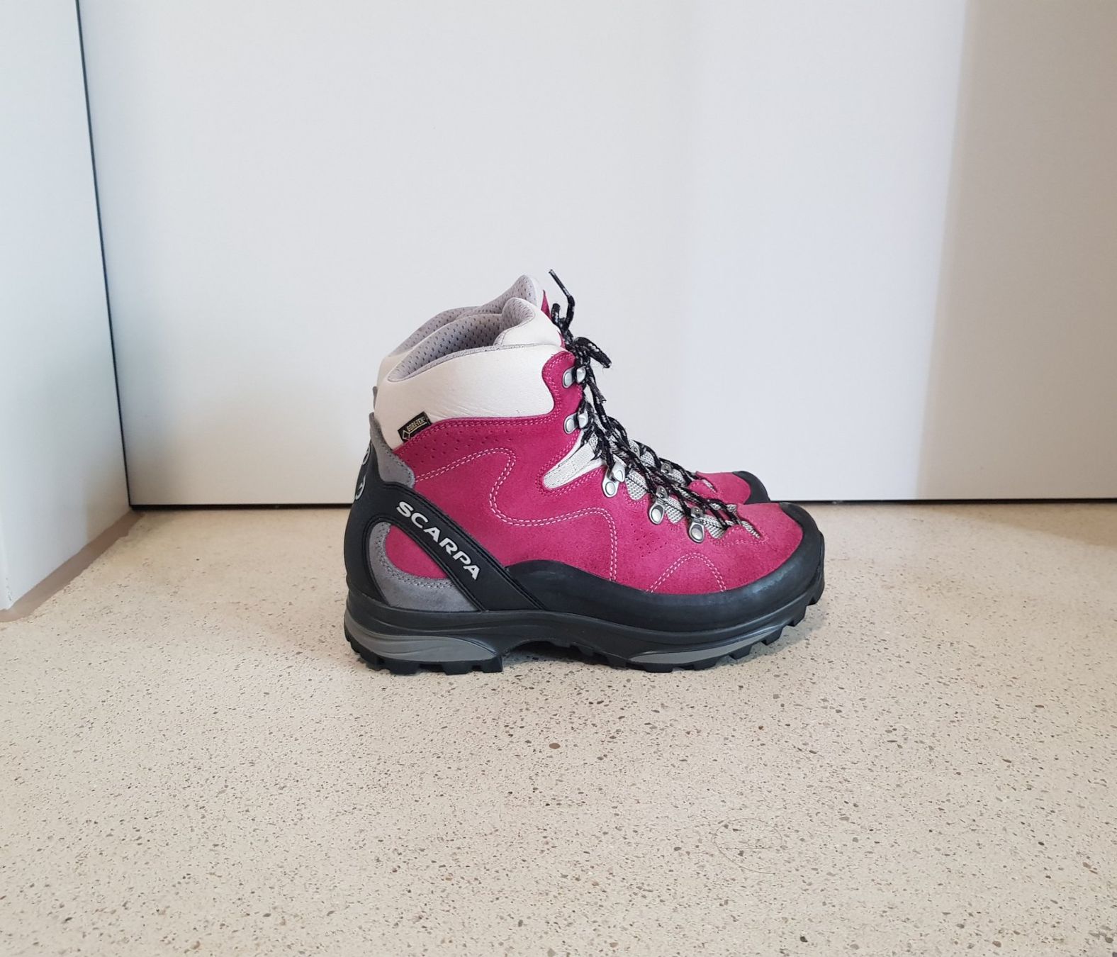 Scarpa Scarpe da uomo: Scarpa GTX Wanderschuh Grösse 39 – Usato da Basel venduto da fafa68
