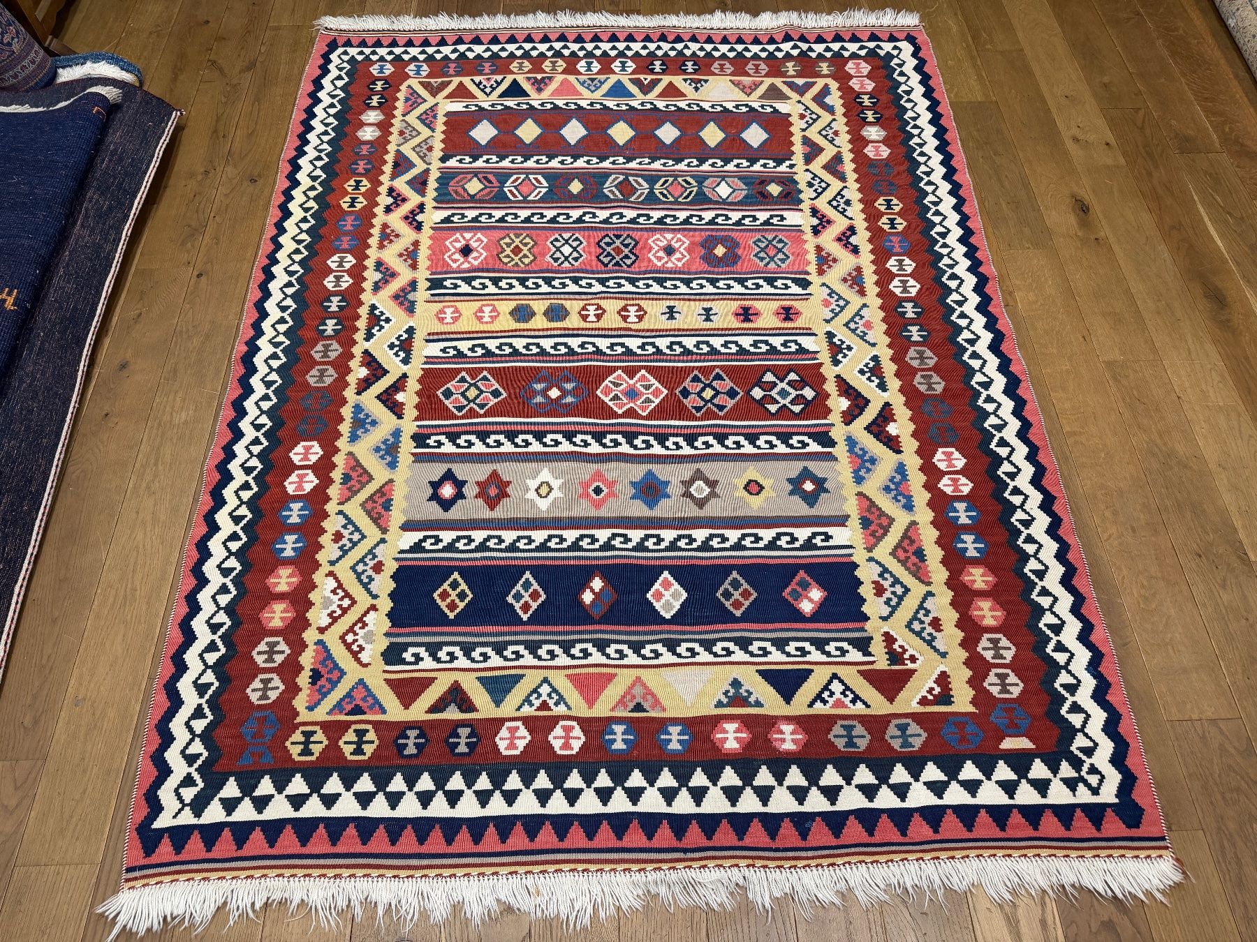 Kelim Tappeti: Kelim - handgeknüpfter Orintteppich gratis Versand – Usato da Bennau venduto da Mayer_Carpets