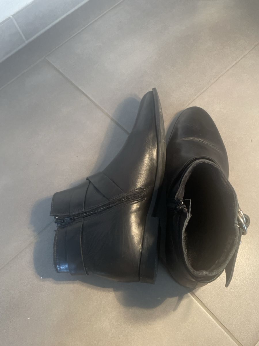 Scarpe da donna: Elegante Lederstiefeletten, schwarz, Grösse 41 – Nuovo (secondo la descrizione) da Wil SG venduto da Wanessamoccia17 4
