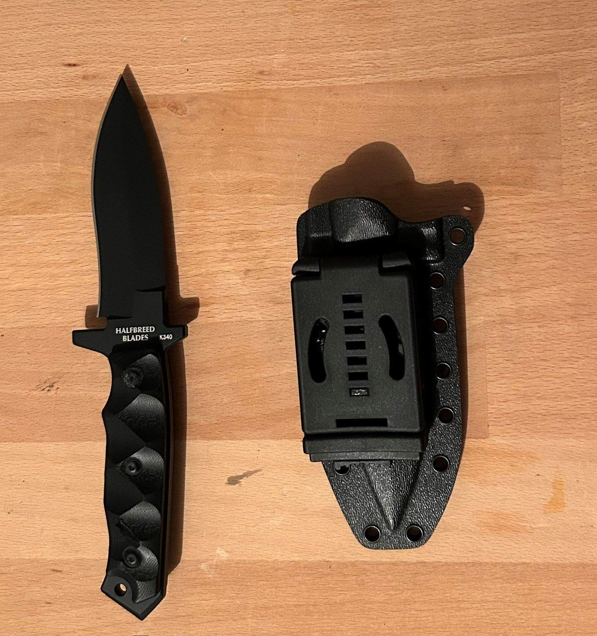 Coltellini militari: Halfbreed Blades Medium Clearance Knife Fixed Blade – Nuovo (secondo la descrizione) da St. Antoni venduto da Wulpus 1