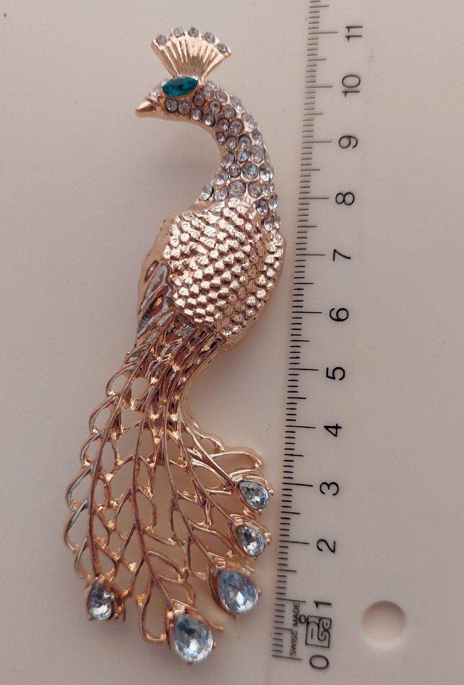 Broches & Aiguilles: Grosse sehr elegante Pfau Brosche mit Strass – Neuf (Voir description) à Oberwil BL par Hunajakakku 5