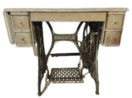 Superbe table à couture Singer