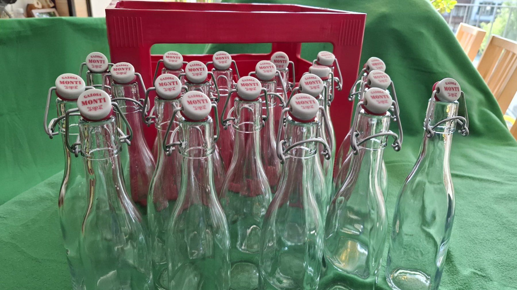 Bicchieri, Caraffe & Bottiglie: Bügelverschluss Sirupflaschen 3.5dl – Usato da Unterseen venduto da mso_c2dk 5