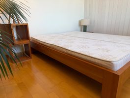 Massives Doppelbett 160x200 inkl. Nachttische