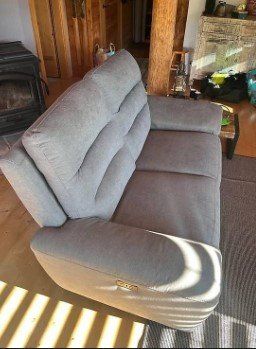 Divani: Canapé Knut, gris, 2 places, motorisé. – Usato da Corsier-sur-Vevey venduto da Isabellel03 2