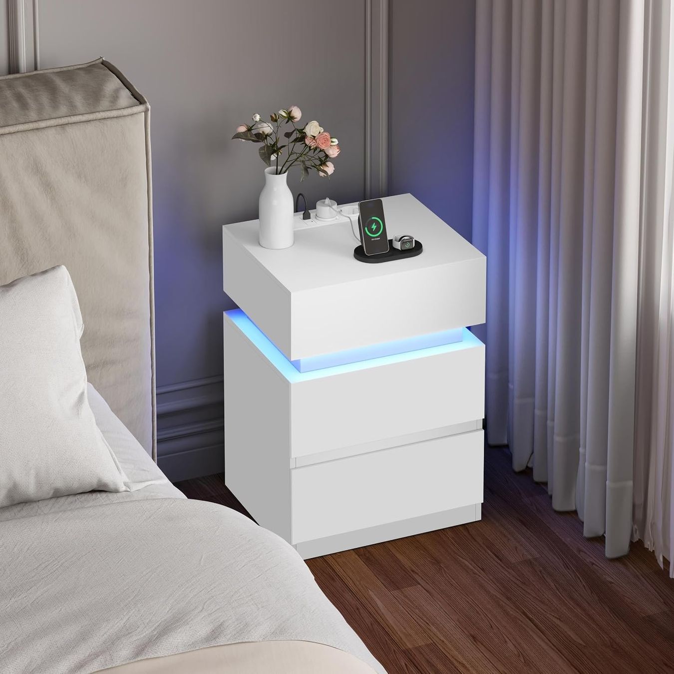 Nachttische: Nachttisch 2er-Set mit Steckdose und LED-Licht Weiss – Neu und originalverpackt aus Schaffhausen von Gipfelgut 1