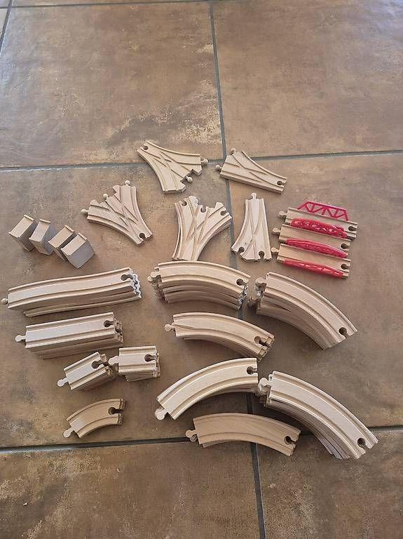 Spielzeuge: Brio Eisenbahn plus Zubehör  – Gebraucht aus Hirschthal von tinek