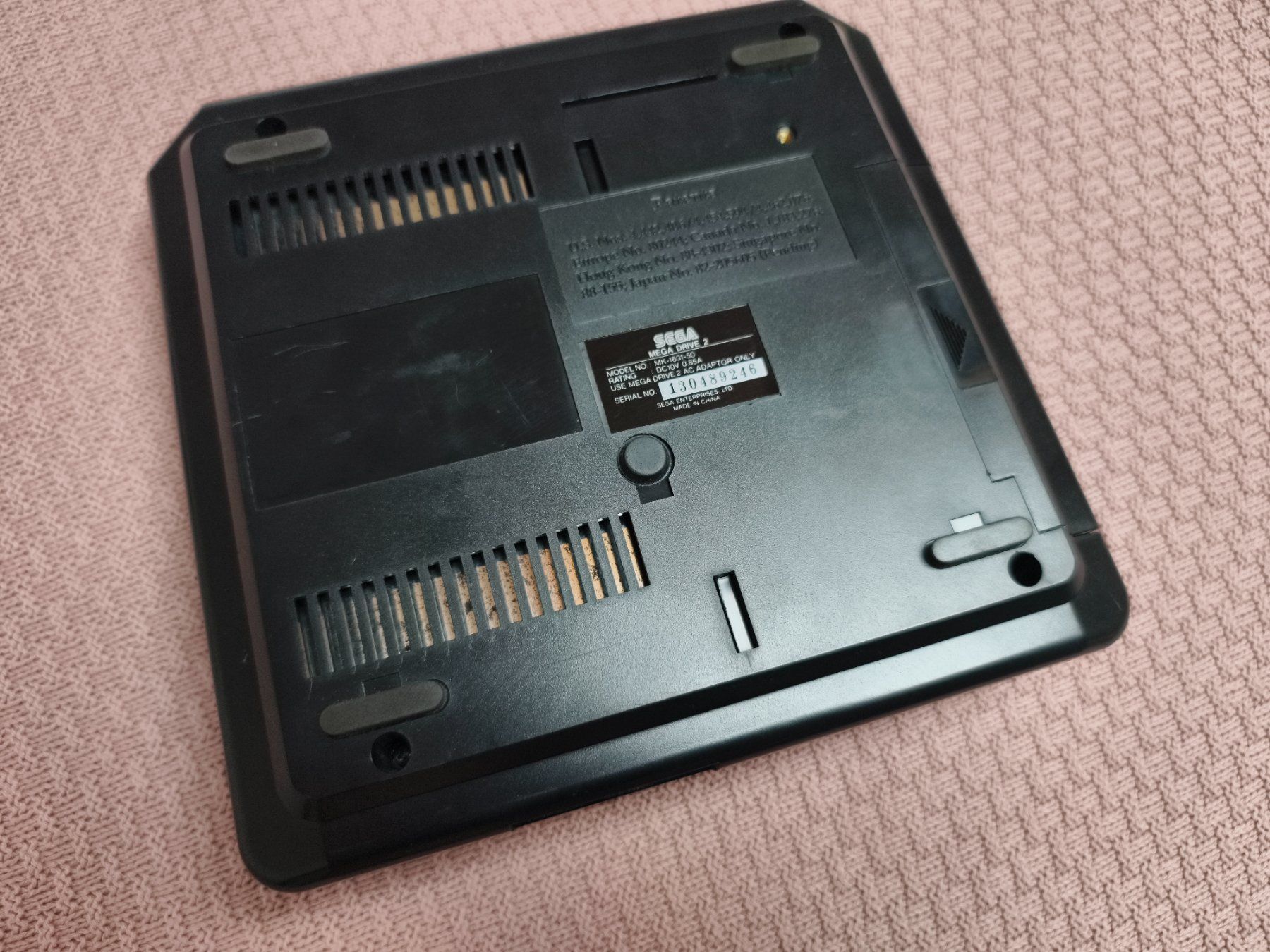 Sega Consoles: Sega Mega Drive II Konsole, 2 Controller – D'occasion à Ringgenberg BE par Tantal15125 2