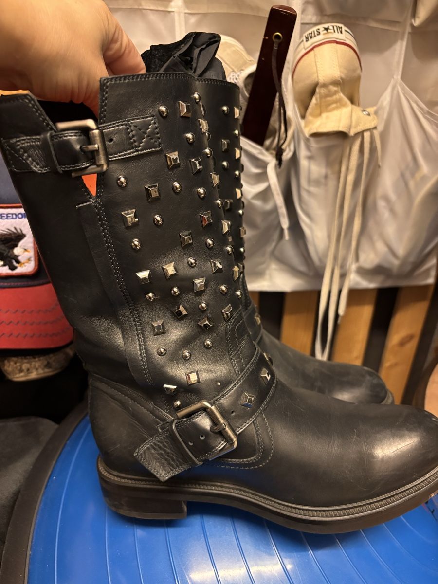 Santoni Scarpe da donna: Black Santoni leather boots – Usato da Zürich venduto da Sonikasantos