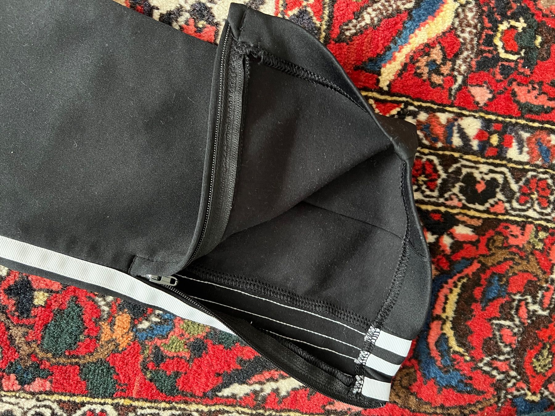 Adidas Pantaloni: Adidas Trainingshose schwarz Gr.38 – Nuovo (secondo la descrizione) da Zürich venduto da Girasole232 1